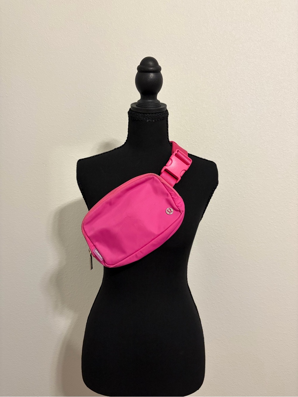 lululemon Everywhere Belt Bag 1L Hot Pink Fuchsia Crossbody